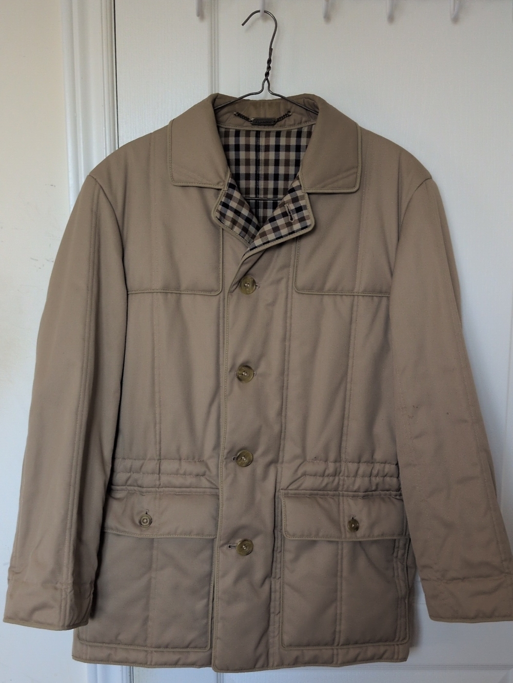 Men's Classic Aquacutum  Beige Quilted Jacket with Button Front